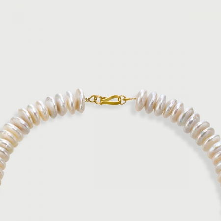 Timeless Pearls Statement Necklace​ with Element in 18K Yellow Gold-AlmaDiPietra